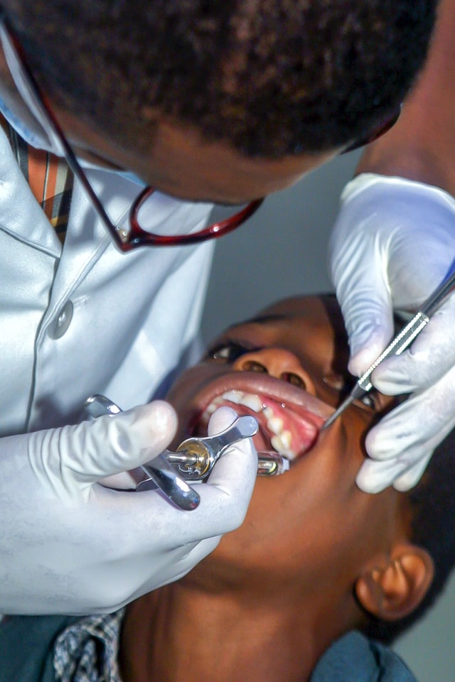 Jak przekonać dziecko do wizyty u dentysty?